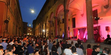 coppia incontri bologna|Romantici incontri con donne a Bologna